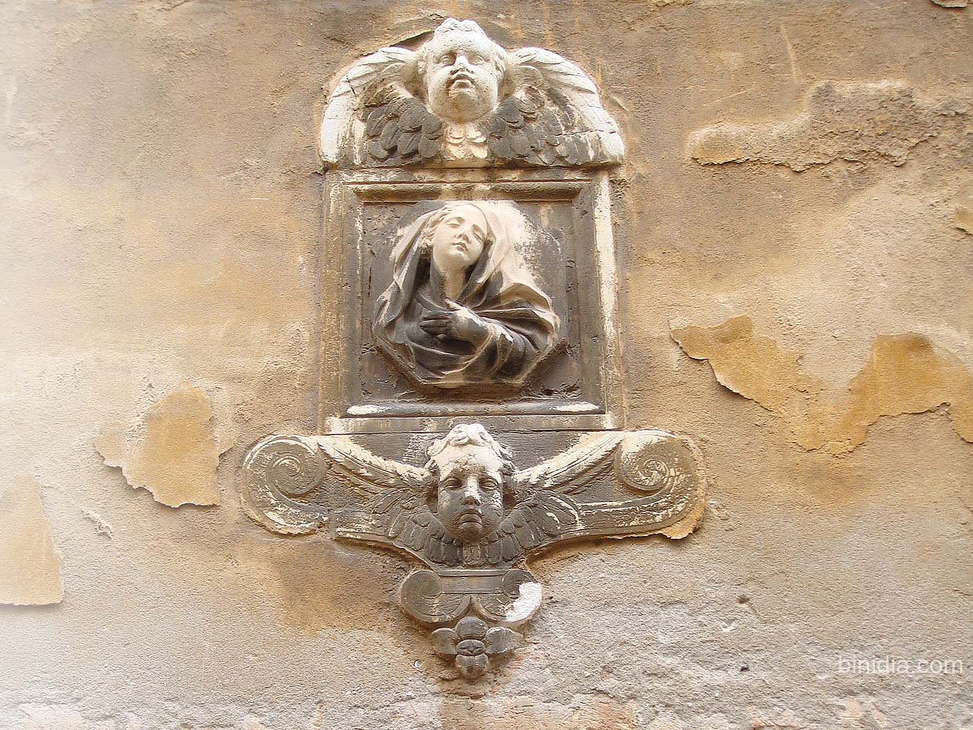 ประติมากรรมนูนต่ำ พระแม่มารี ที่เวนิส อิตาลี Madonna in bas-relief in Venezia Saturday 27 October 2007